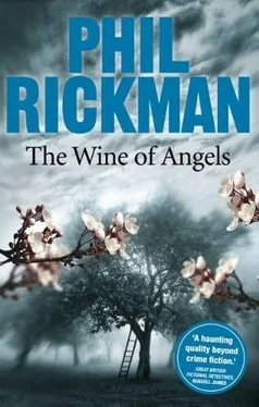 Phil Rickman The Wine of Angels обложка книги