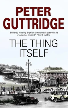 Peter Guttridge The Thing Itself обложка книги