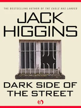 Jack Higgins Dark Side of the Street обложка книги