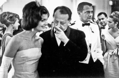 Mrs Kennedy and André Malraux at White House dinner The trip to India and - фото 42