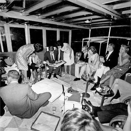 President Kennedy opens gifts on USS Sequoia 20 Losing Baby Patrick - фото 73