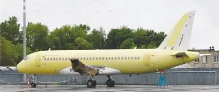 Второй SSJ10095B для Армавиа 95009 в июне этого года еще не был - фото 147