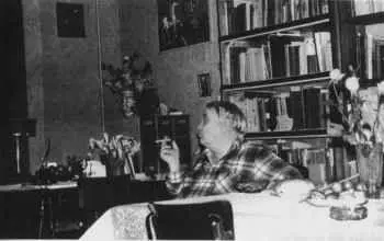 В комнате на Большой Московской Ленинград конец 1980х гг фото В В - фото 48