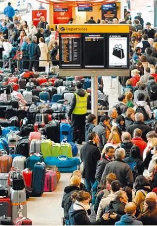 Вопервых по прибытии в аэропорт и подходе к стойкам оказалось что по всему - фото 30