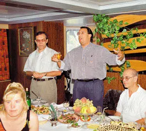 А ведь год тому назад 28 июля 1994 года у нас был праздник по случаю - фото 303