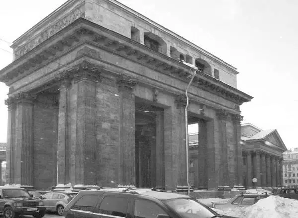 Античный фрагмент собора одновременно триумфальная арка и звонница Приведу - фото 74