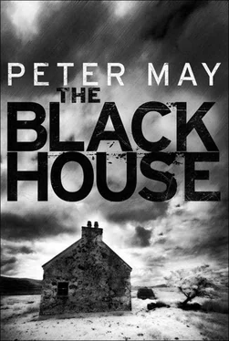 Peter May The Blackhouse обложка книги