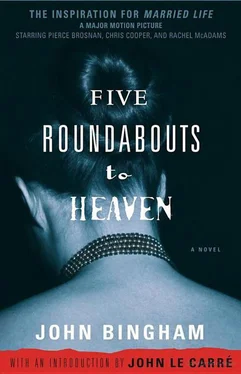 John Bingham Five Roundabouts to Heaven обложка книги