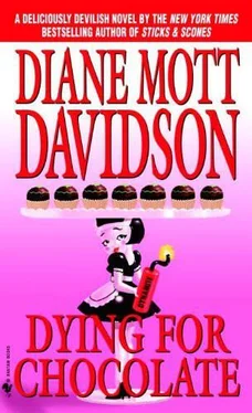 Diane Davidson Dying for Chocolate обложка книги