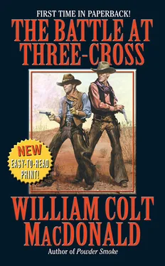 William MacDonald The Battle At Three-Cross обложка книги