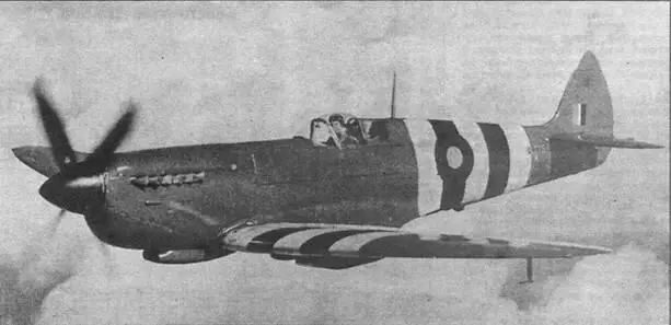Разведчик Спитфайр PRXI 1944 г Разведчики В августе 1939 г военный - фото 141
