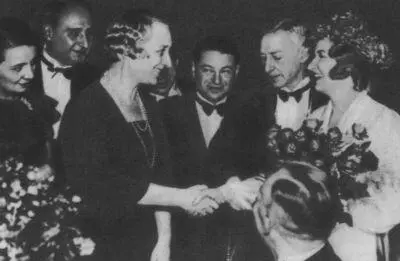 Слева направо Г Н Кузнецова И Троцкий В Н Бунина А Седых И А - фото 47