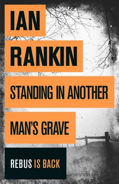 Ian Rankin Standing in another's man grave обложка книги