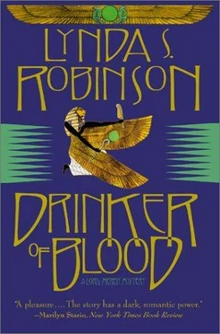 Lynda Robinson Drinker Of Blood обложка книги