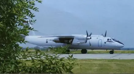 Вверху Ан26 из состава ФПС прибыл на Ханкалу Июнь 2011 г Внизу Ми26 - фото 115