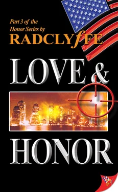 Radclyffe Love & Honor обложка книги