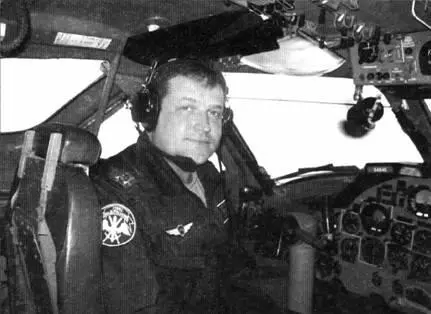 Летчик 929го ГЛИЦ ВВС имени ВП Чкалова СВ Начкин Интерьер салона Ту - фото 31
