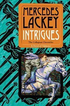 Mercedes Lackey Intrigues обложка книги