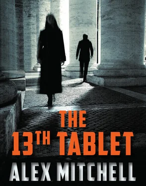 Alex Mitchell The 13th Tablet обложка книги