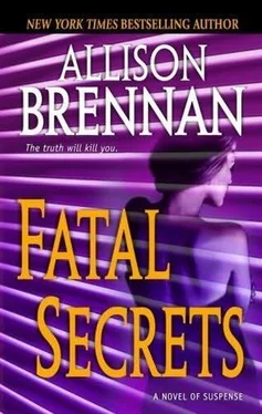 Allison Brennan Fatal Secrets обложка книги