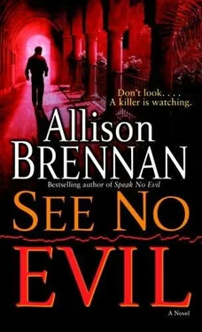 Allison Brennan See No Evil обложка книги