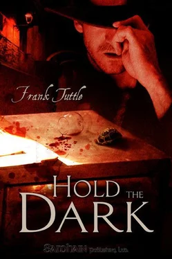 Frank Tuttle Hold The Dark обложка книги
