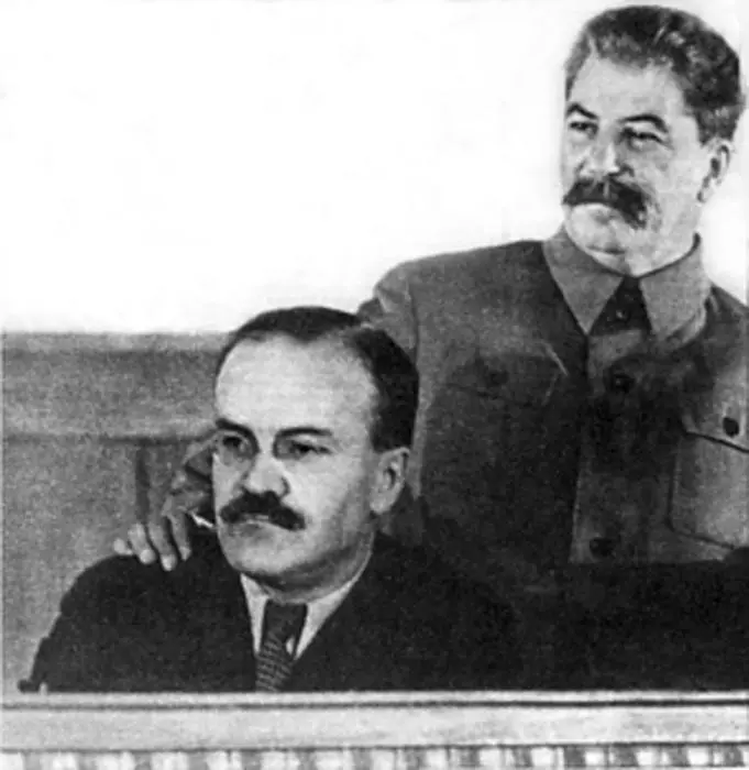 И В Сталин и В М Молотов 1939 год Рисунок А Гитлера 1929 год - фото 2