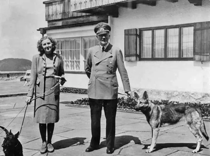 Адольф Гитлер и Ева Браун Бергхоф 1942 год Д Д Шостакович 1925 год - фото 4