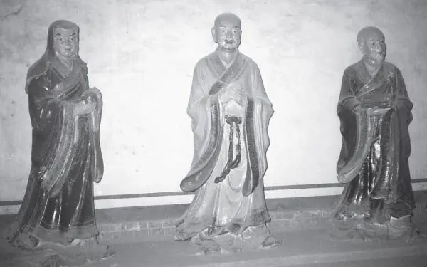 Три патриарха Чань справа налево 2й Патриарх Хуэйкэ 487593 4й Патриарх - фото 19