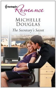 Michelle Douglas The Secretary's Secret обложка книги