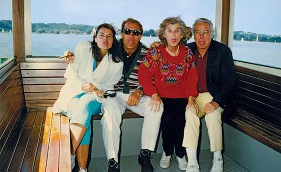 Traveling with Maria and Eunice and Sarge in Europe was fun Here we are on a - фото 109
