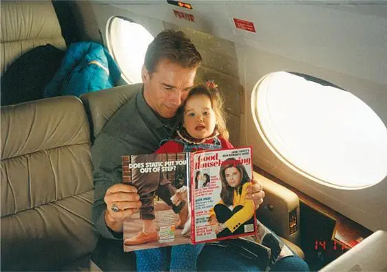 On the way to vacation in Sun Valley in early 1993 Im showing Christina a - фото 114