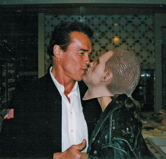 This is me kissing me on Halloween 2001 except that the righthand Arnold is - фото 127