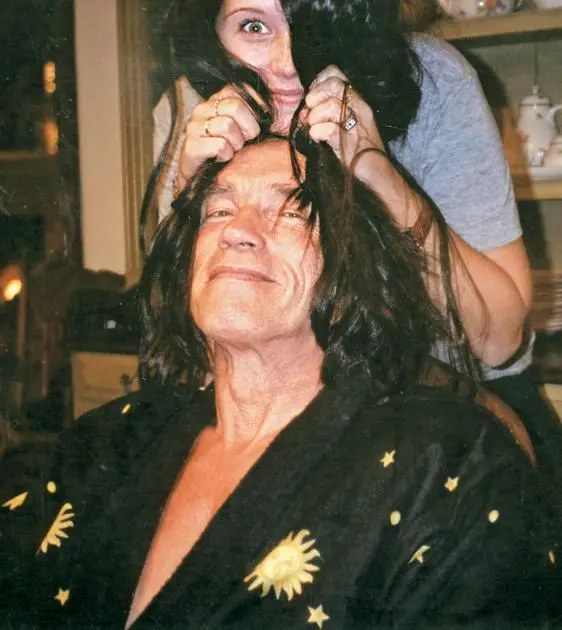 Katherine draping her long hair over my head for laughs Schwarzenegger Archive - фото 131