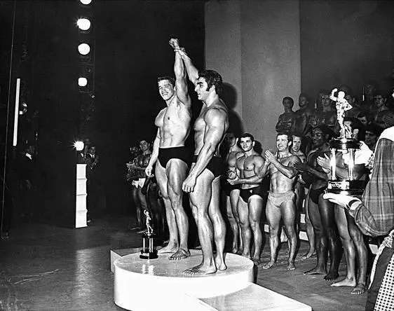 My second Mr Universe victory in London in 1968 brought me an invitation and - фото 16