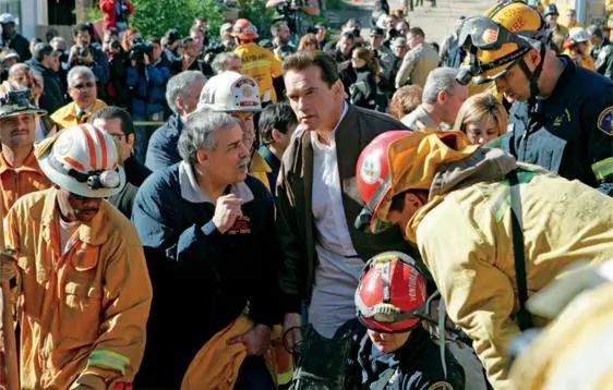 In the wake of a January 2005 mudslide in La Conchita that claimed ten lives - фото 160