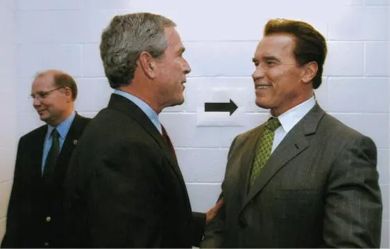 A few days before his reelection I welcomed President Bush and introduced him - фото 161