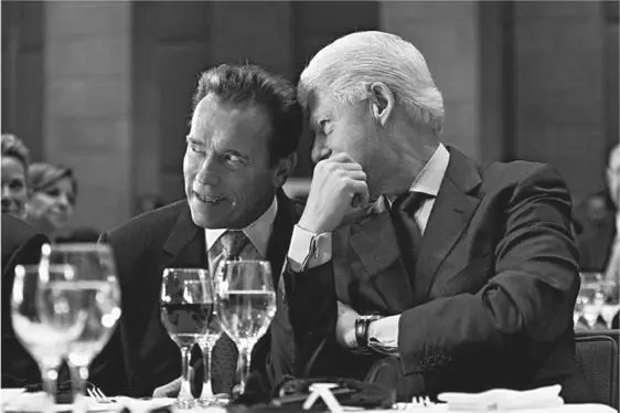 Bill Clinton and I crossed paths again at an energy and environment forum in - фото 178