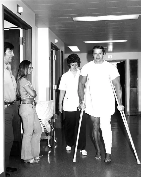 On my way to rehab after major knee surgery in 1972 as my girlfriend Barbara - фото 25