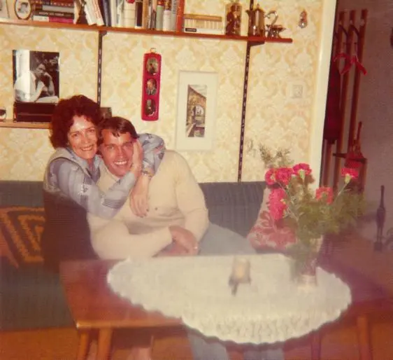 I tried to convince my mother to move to America after my father and brother - фото 26