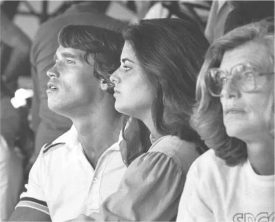 After my turn on the courts I sat with Maria and her mother Eunice Kennedy - фото 41