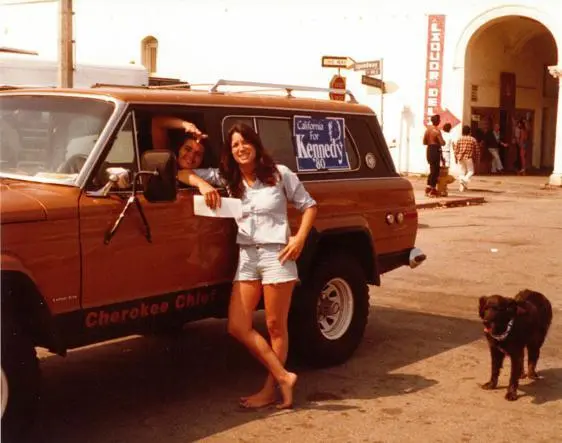 I was so lovestruck that I let Maria and her friend Bonnie Reiss commandeer my - фото 43