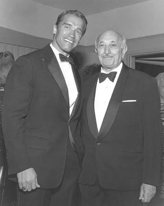 The great Nazi hunter Simon Wiesenthal himself helped me force a retraction - фото 65