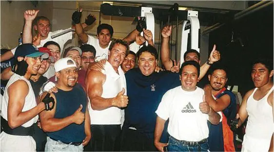I loved working with Danny Hernandez on my left the exMarine who - фото 89