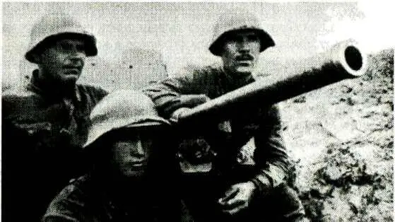 На огневых позициях Перестрелка продолжалась всю ночь На следующее утро бой - фото 6