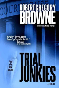 Robert Browne Trial Junkies обложка книги