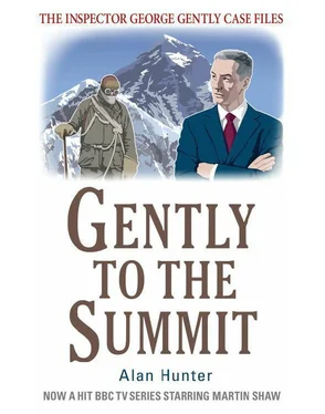 Alan Hunter Gently to the Summit обложка книги