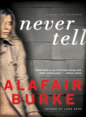 Alafair Burke Never Tell обложка книги