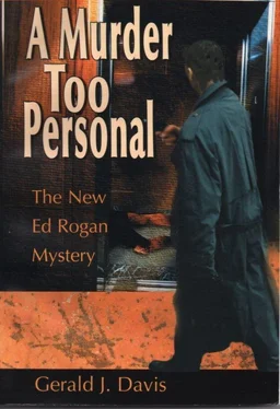 Gerald Davis A Murder Too Personal обложка книги