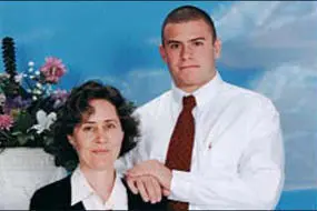 Susan and Adam before their relationship soured Until his fathers death Adam - фото 9